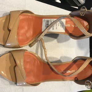 VIA SPGA USED DESIGNER WEDGES